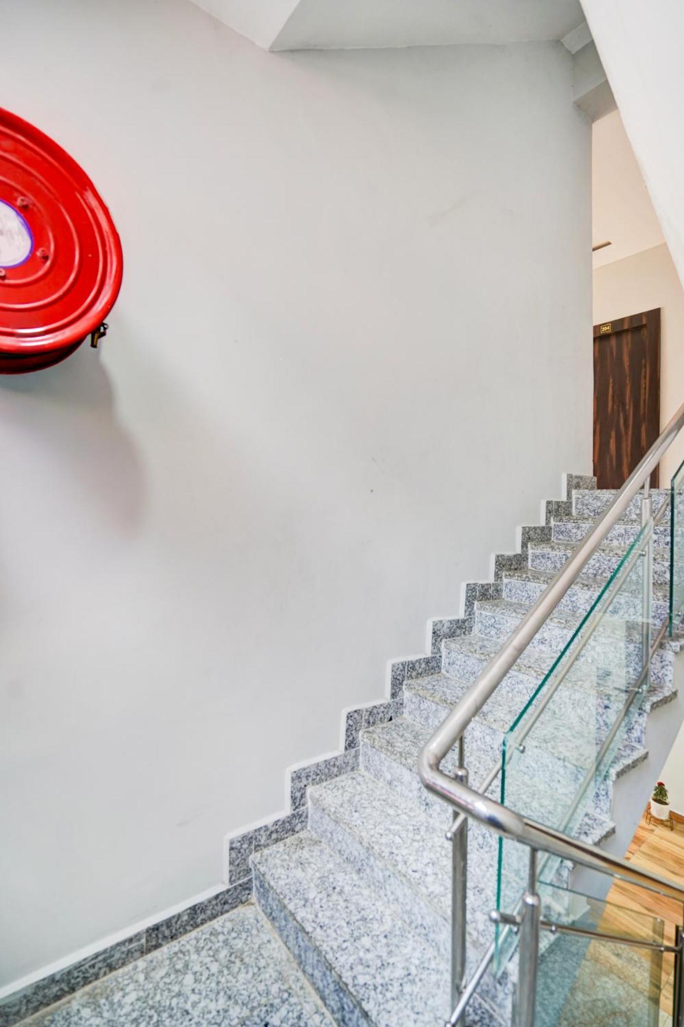 Hotel Vibe Blu- Varanasi Eksteriør bilde
