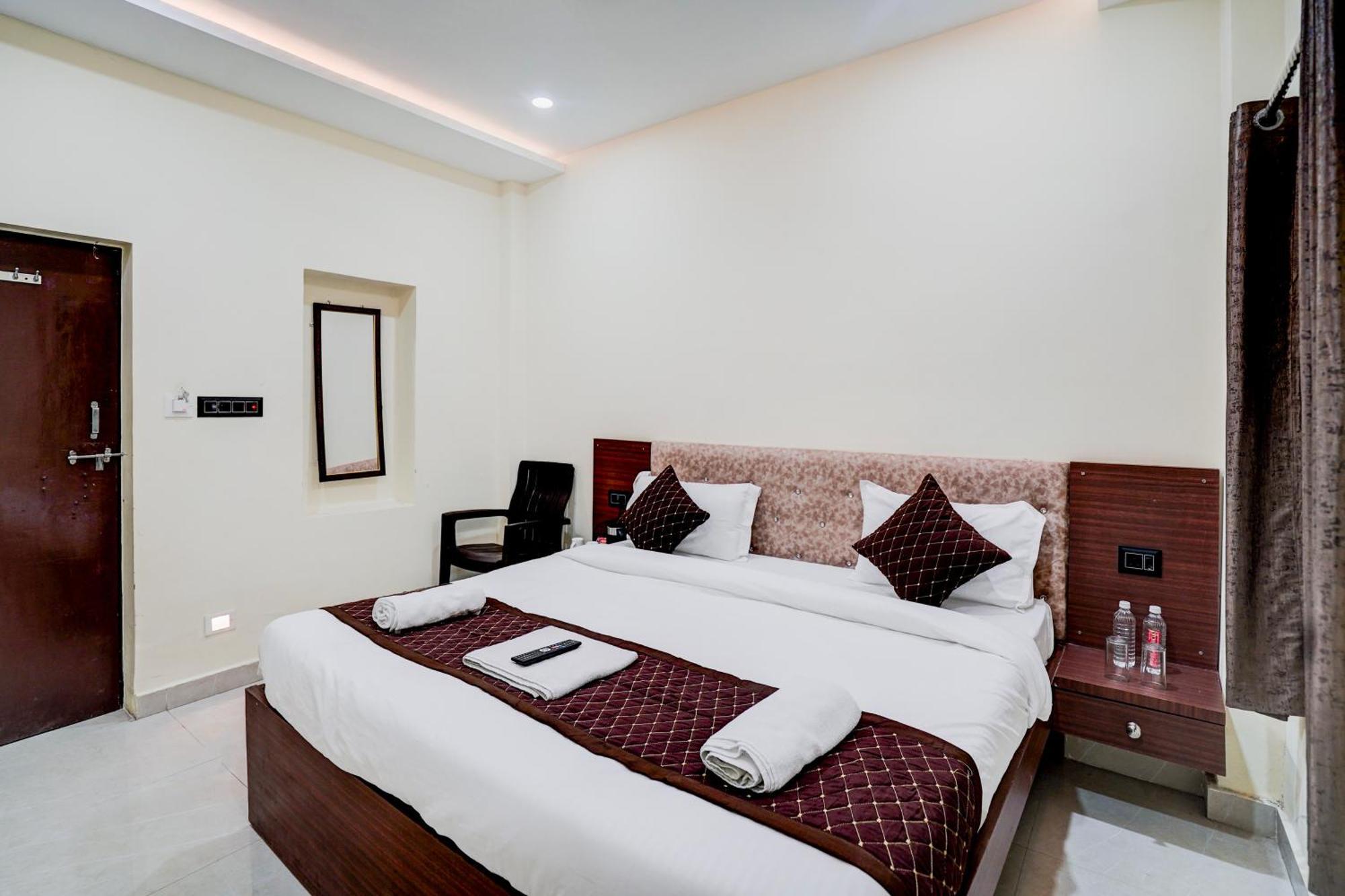 Hotel Vibe Blu- Varanasi Eksteriør bilde