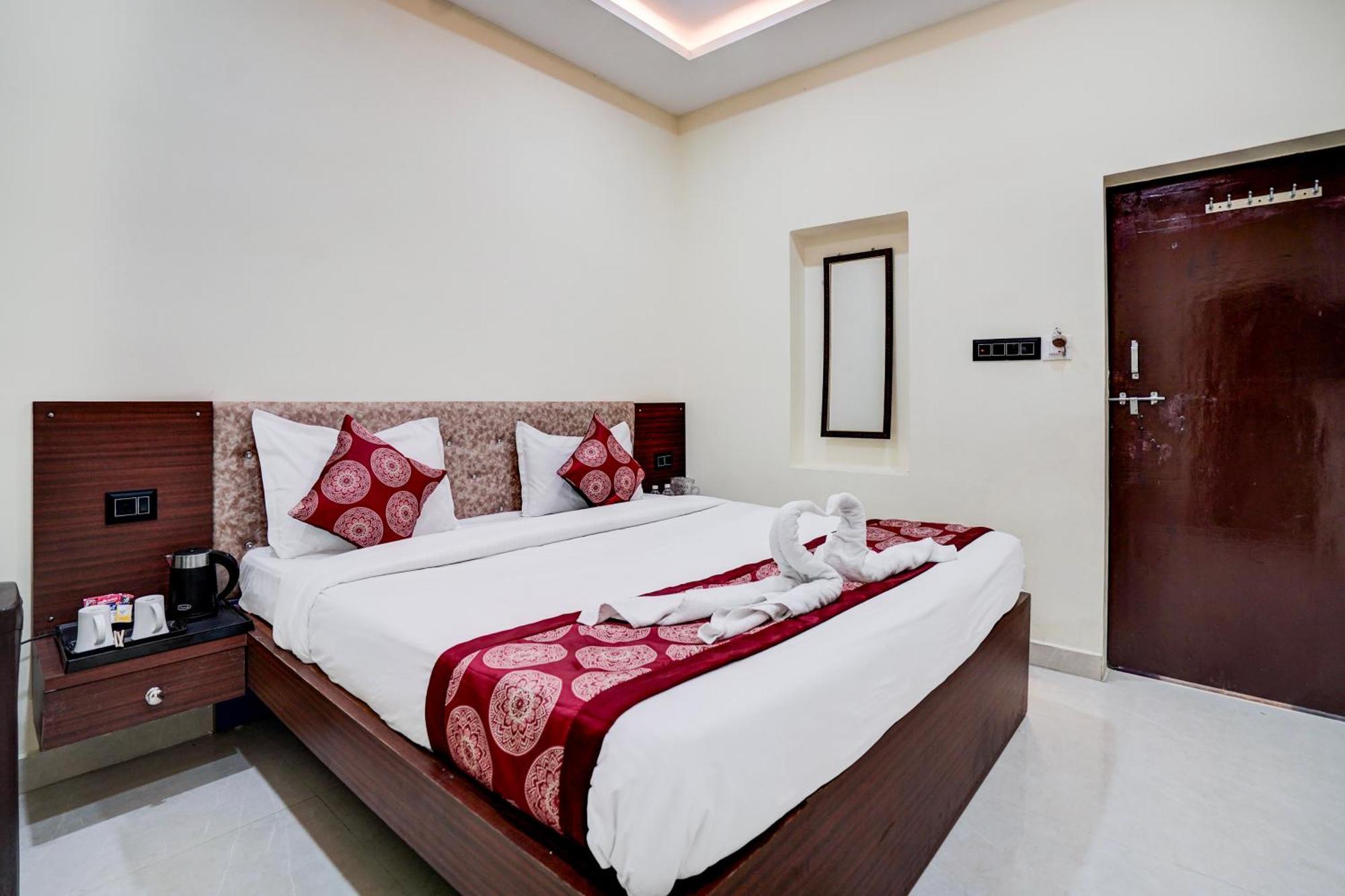 Hotel Vibe Blu- Varanasi Eksteriør bilde
