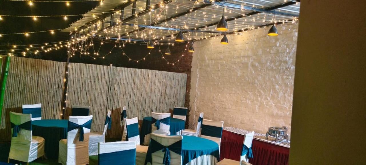 Hotel Vibe Blu- Varanasi Eksteriør bilde
